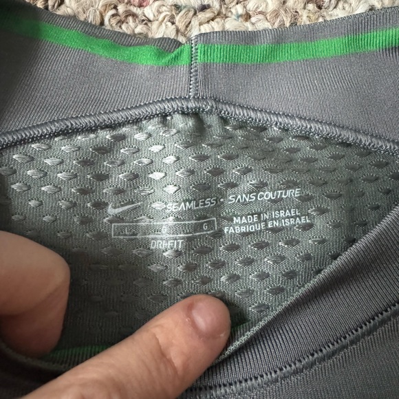 Nike dri-fit tee - Picture 3 of 3